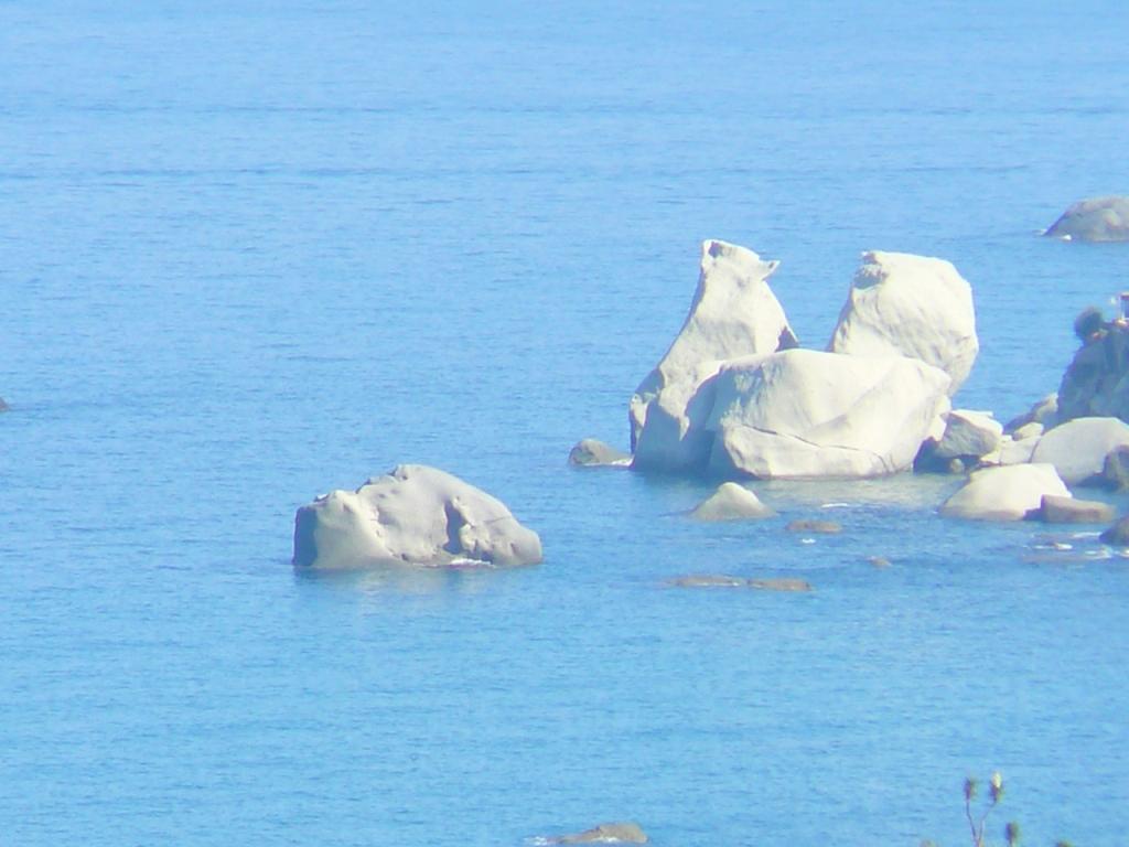 Insel Ischia. Die Felsen der Verliebten